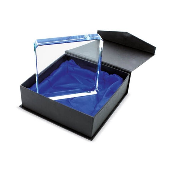Trofeo cristal con estuche imantado 10x10x2 cm